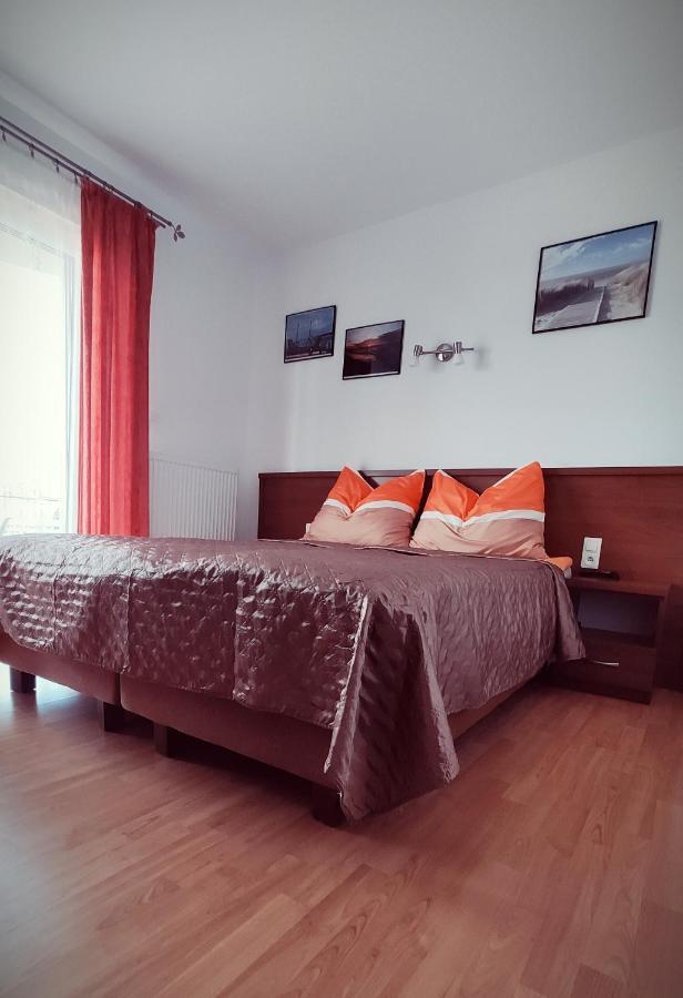 Pokoje Goscinne Jolka Łeba Exterior foto